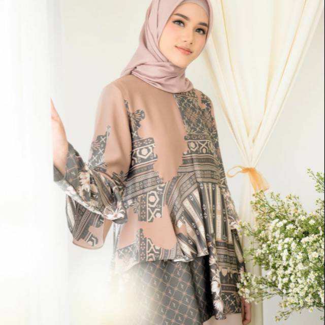 Jeumpa blouse wearingklamby