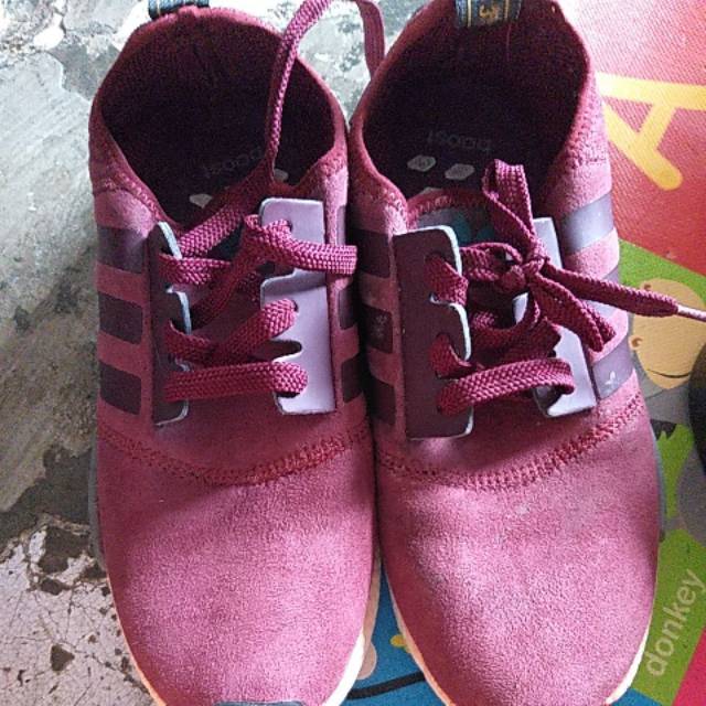 Sepatu adidas nmd warna merah