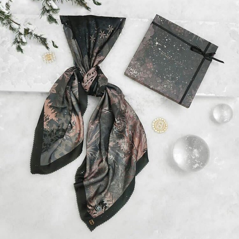 Buttonscarves Disney’s Frozen Black
