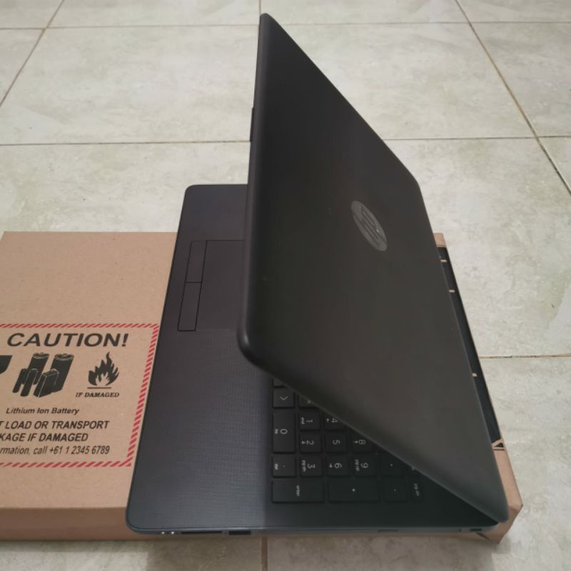 Laptop  HP 15-bd0005AU 15 inc Amd E2-9000e Gen 7 Amd Radeon R2 graphic Ram 4GB HDD 500GB Windows 10