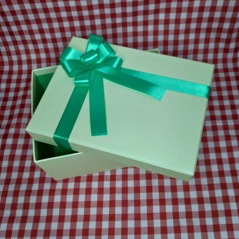 

Kotak Kado Gift Box 10x15x8 Kotak Hadiah Hampers Box Packaging Hadiah Box