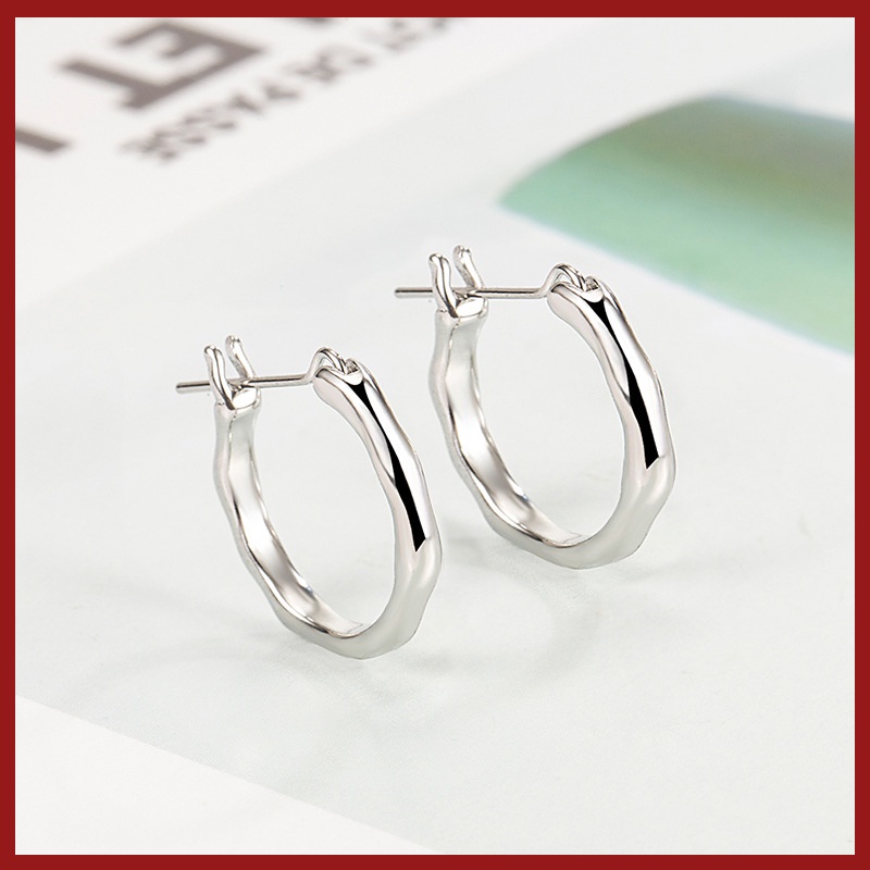 Anting Tusuk Bentuk Lingkaran Asimetris Untuk Unisex U1040