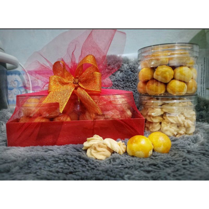 

hampers lebaran/kue nastar/sagu keju