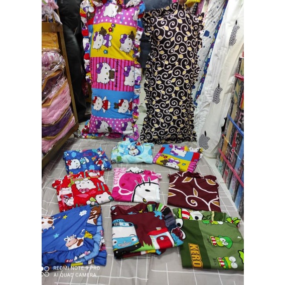 Sarung bantal cinta karakter lucu 45x90