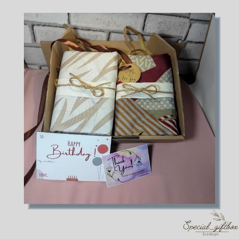 

Gift Box Jilbab Motif - Gift box - Kado - Hampers - pernikahan - wisuda -ulangtahun