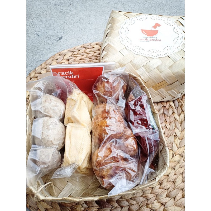 

CUANKIE KHAS BANDUNG | BAKSO CUANKIE | RACIK SENDIRI by Moyang Kitchen