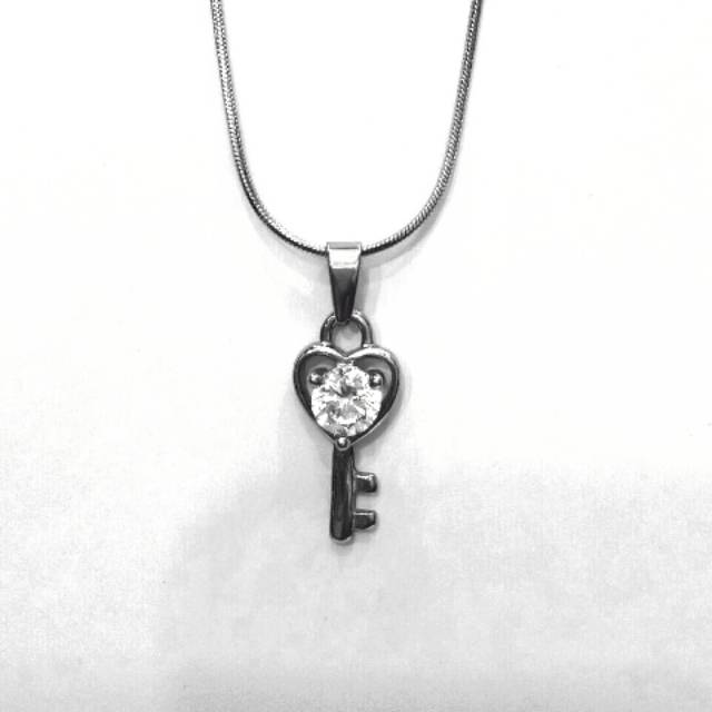 Liontin kunci titanium