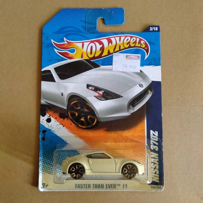 hotwheels Nissan 370z putih