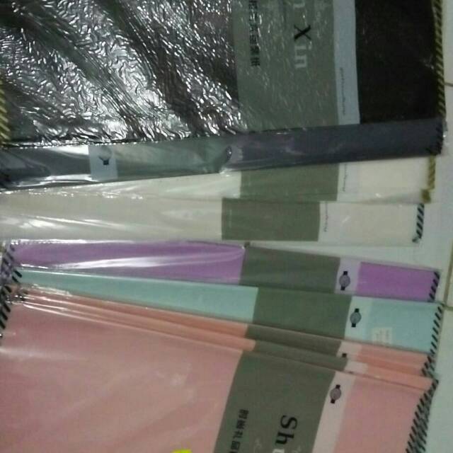 

( 10 Lembar ) Kertas Cellophane Paper List Garis / Kertas Kado / Kertas Tissue / Kertas Bunga