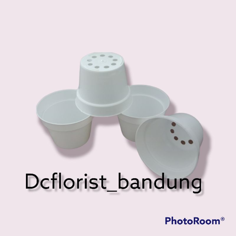 Pot 12 cm putih