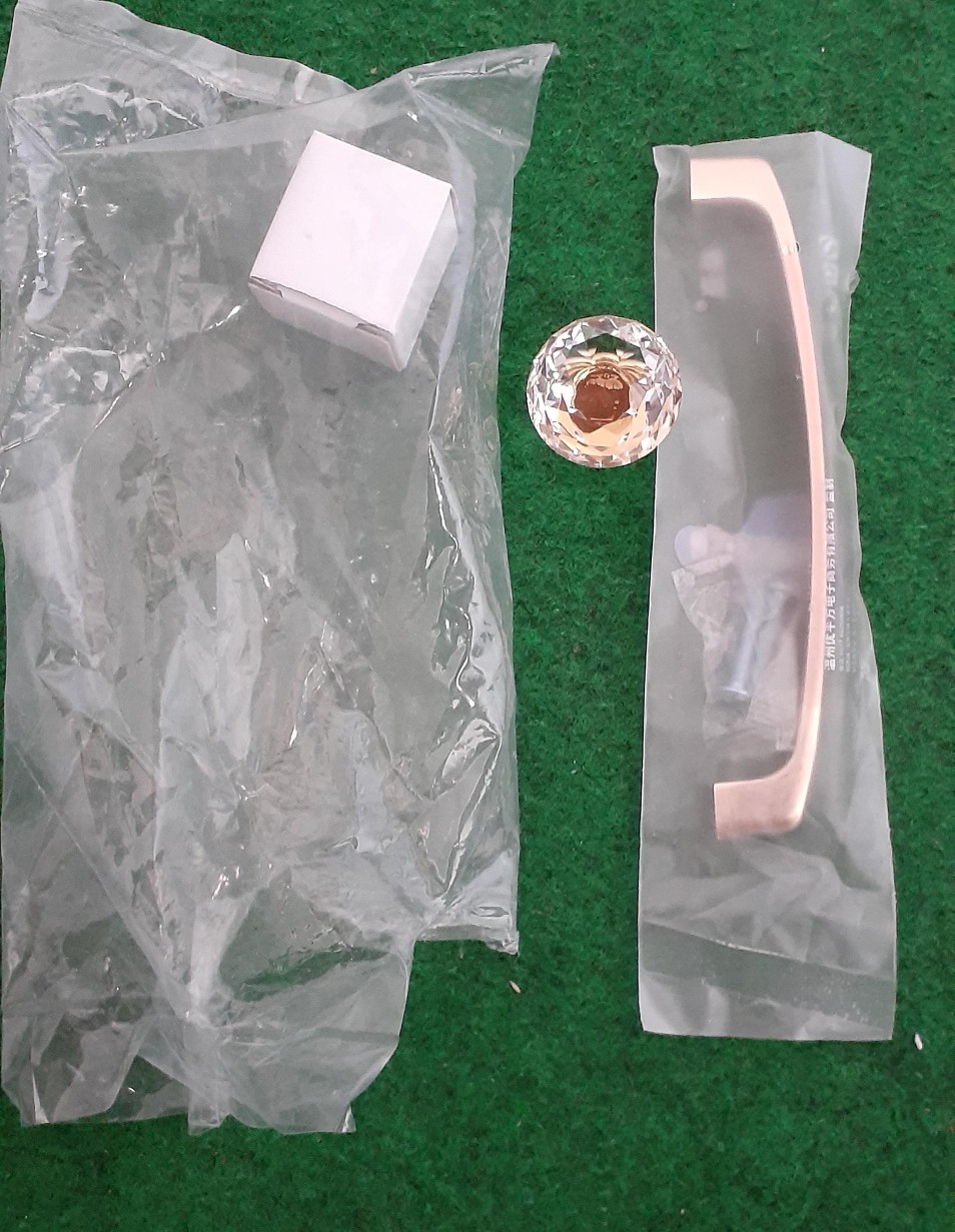 Handle Tarikan Laci Pintu Kristal Warna Putih Bening Ukuran 3cm