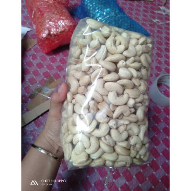 

PROMO HARI INI!!!!!!!!!!kacang mete fres netto 1kg