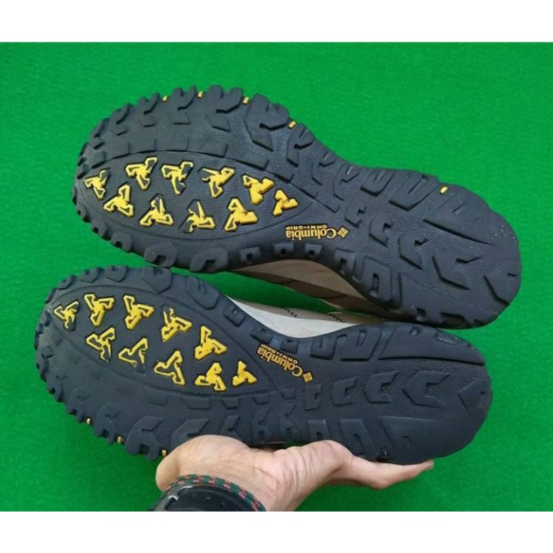 Sepatu gunung second COLUMBIA
