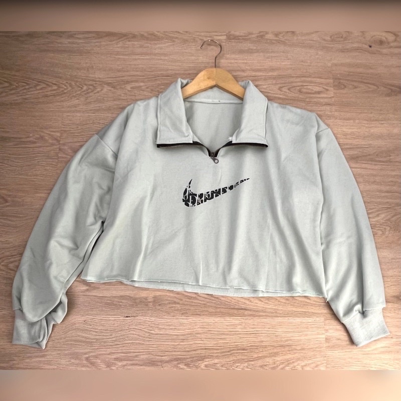 Nike sweater crop/ crop sweater zipper