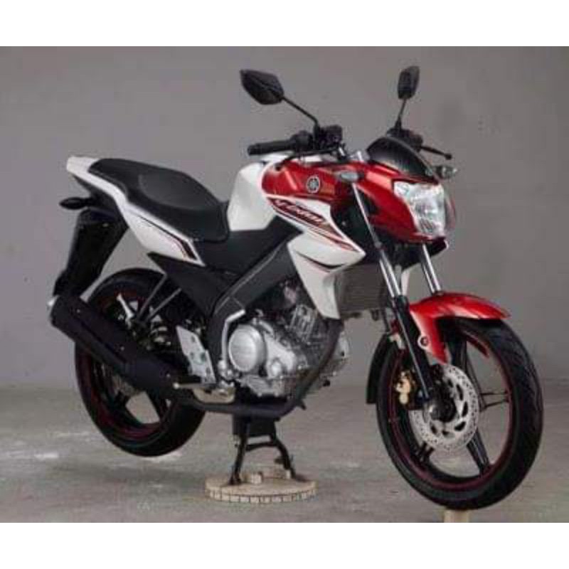 Pet Stop/Cover Tail hitam Yamaha Vixion New 2012