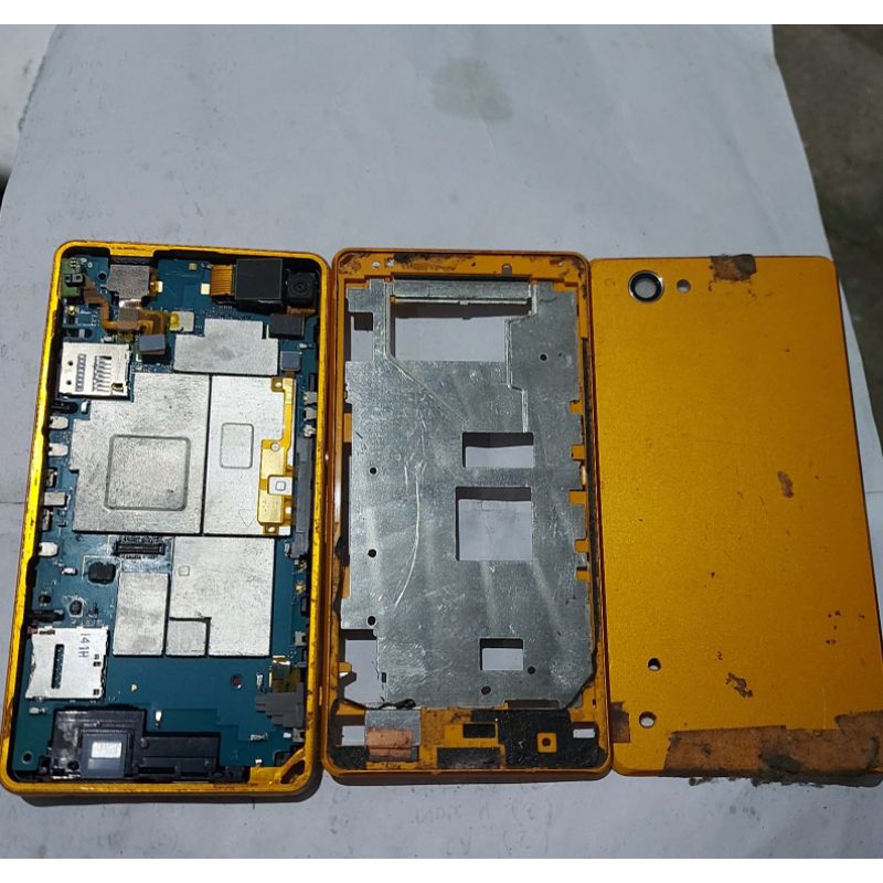 hp android z1 mini/D5503/So-02f docomo 4g  2g 16g