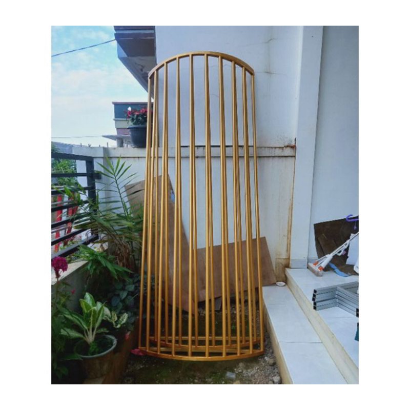 BACKDROP JERUJI WEDDING DEKORASI WEDDING Lamaran pergola besi