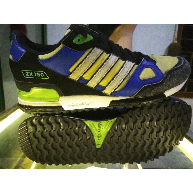 Sepatu Adidas ZX750 ORIGINAL Second Like new