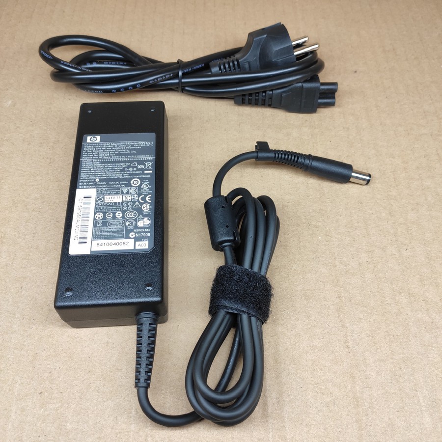 Adaptor charger casan Laptop HP COMPAQ 19V 4.74A 90W (Colokan Pin Central)