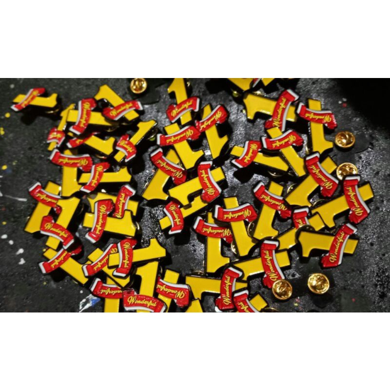 ENAMEL PIN CUSTOM..