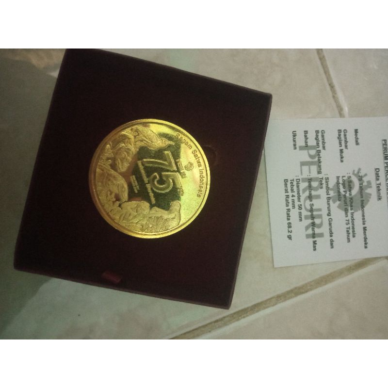 Medali 75 Tahun spesial kemerdekaan INDONESIA 75 Tahun
