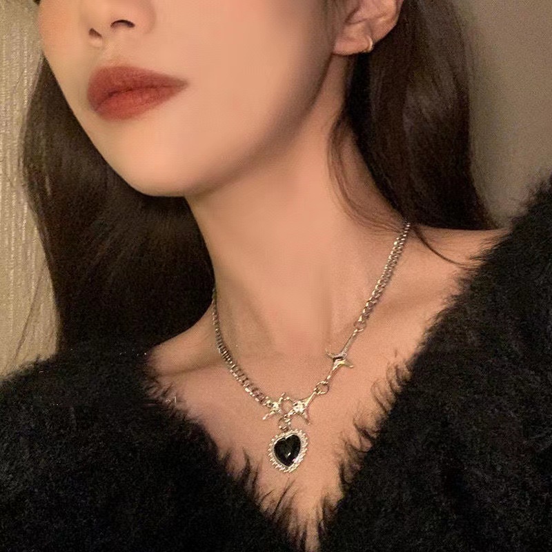 Kalung Rantai Choker Liontin Hati Bintang Kristal Warna Hitam Untuk Wanita