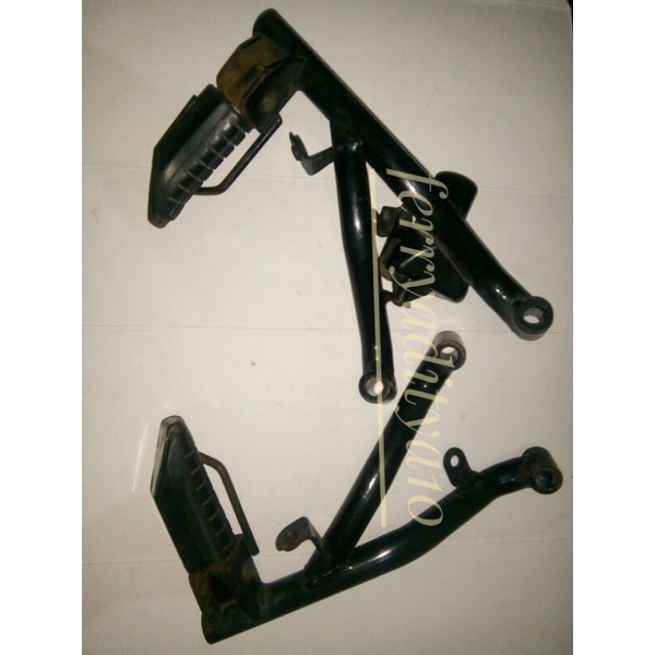 FOOTSTEP BELAKANG VARIO CW 110 LAMA original