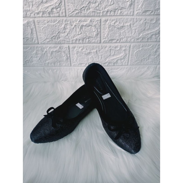 SEPATU WANITA HITAM BRUKAT FLAT SHOES BRUKAT TERBARU SEPATU SIMPLE MURAH SEPATU KASUAL FLASH SALE