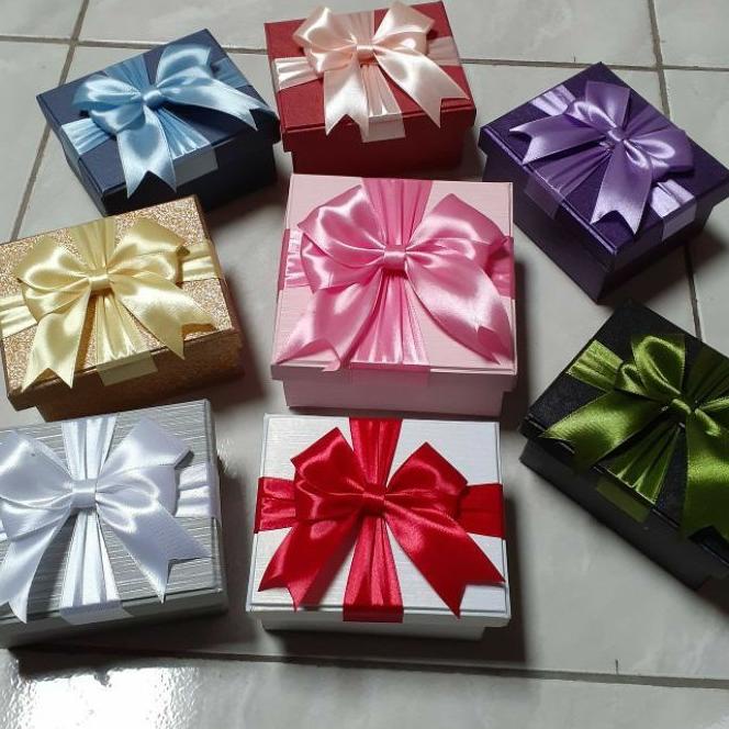 

UKURAN DAN PITA WARNA KOTAK KADO WARNA CUSTOM FGBV61352