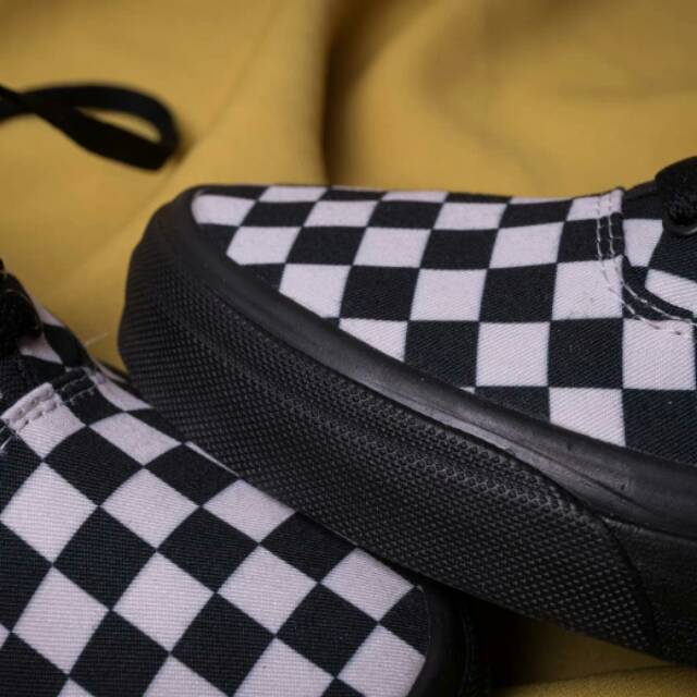 SEPATU VANS AUTHENTIC CHECKERBOARD BLACK WHITE SOL HITAM