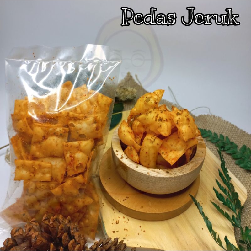 

Keripik Pangsit Renyah Pedas Jeruk 200 gram