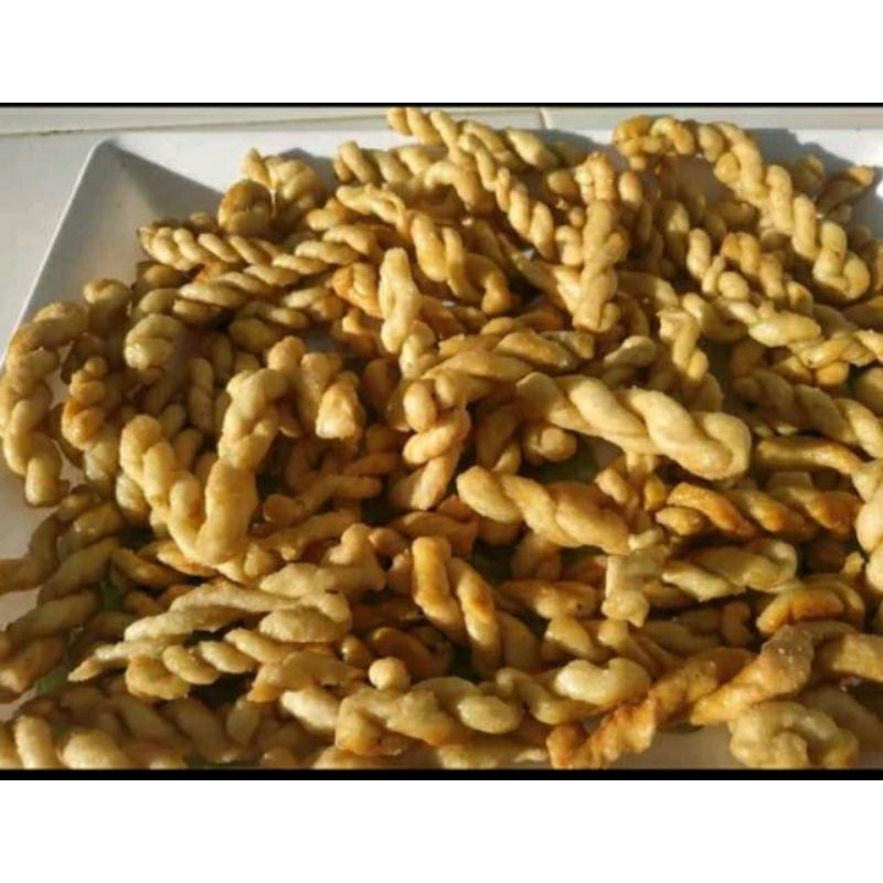 

[ 250gr ] Pluntir Istimewa Untir Untir RenyahSnack Camilan Murah