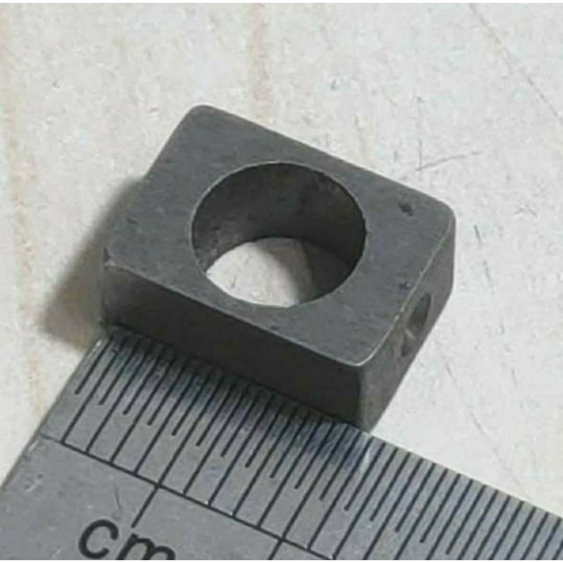 Kotak tahu ayunan tiang jarum jahit typical