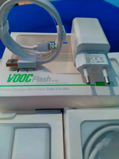 charger Oppo vooc ORIGINAL 100% 4A fastcharging Bergaransi 1 Minggu