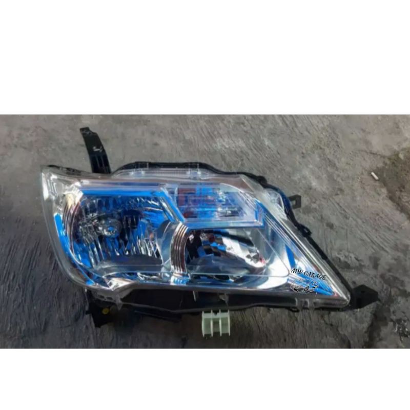 Headlamp lampu depan Nissan Serena 2017