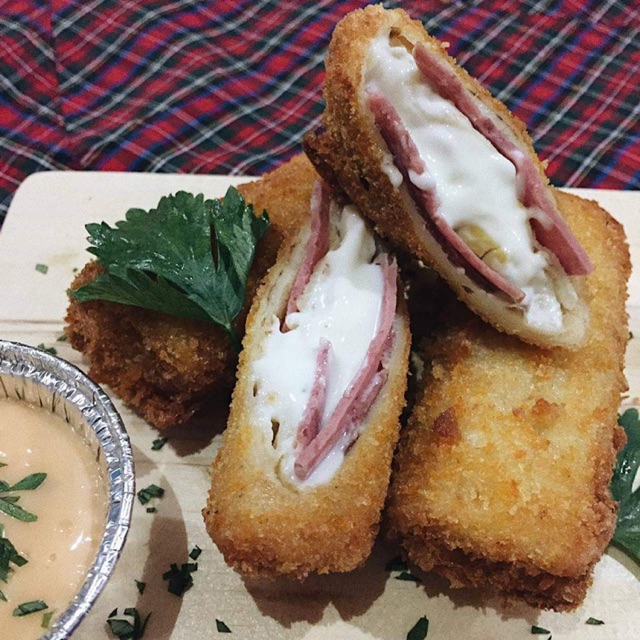 

Bread Crumb Risoles Mayo