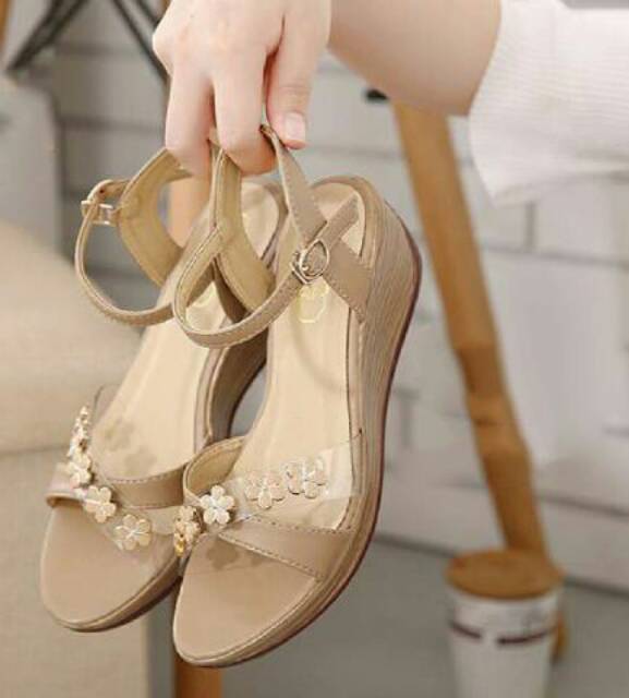 AF 13 wedges bunga best seller