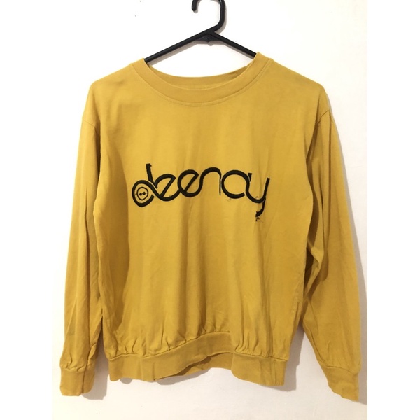 Preloved Sweater Deenay