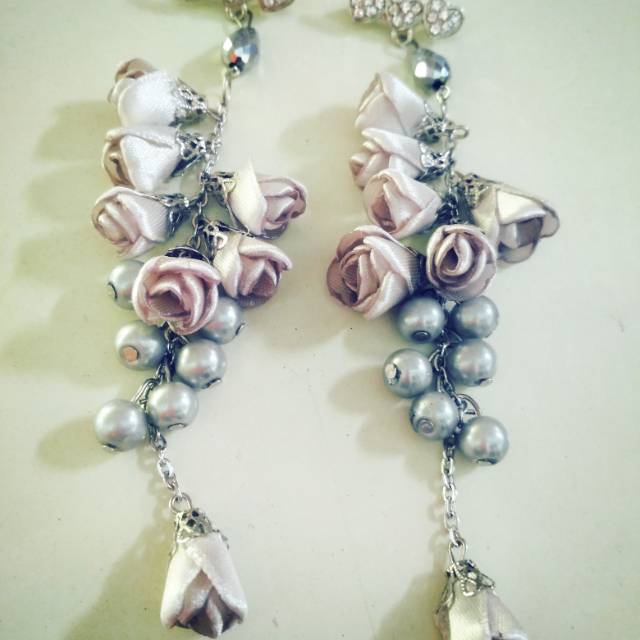 Bros Dagu Bunga Kuncup Jilbab Wanita Bahan Pita Satin