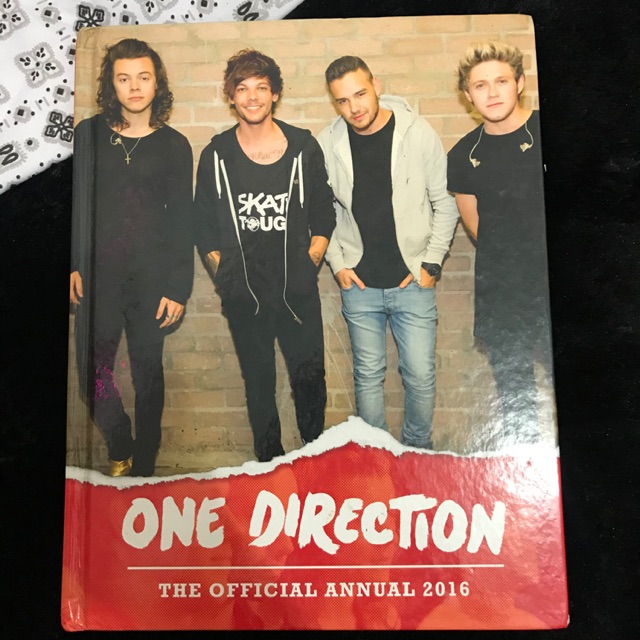 ONE DIRECTION ANNUAL BOOK 2016