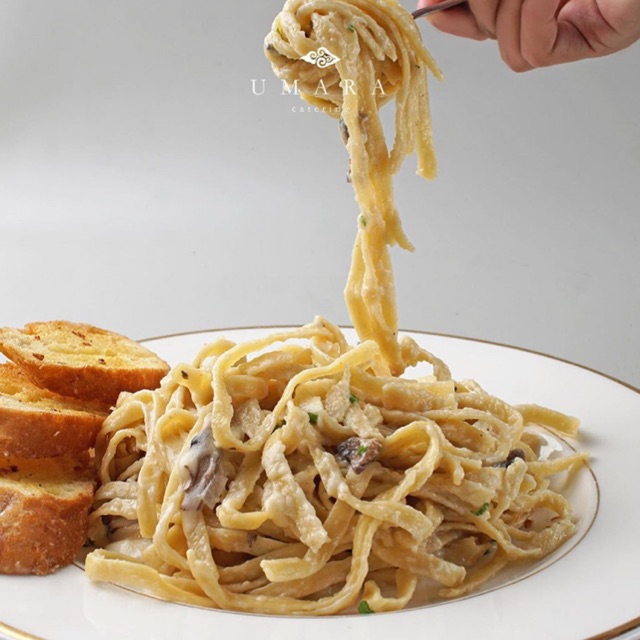 

Fettuccine Mushroom Frozen Food by Umara Catering