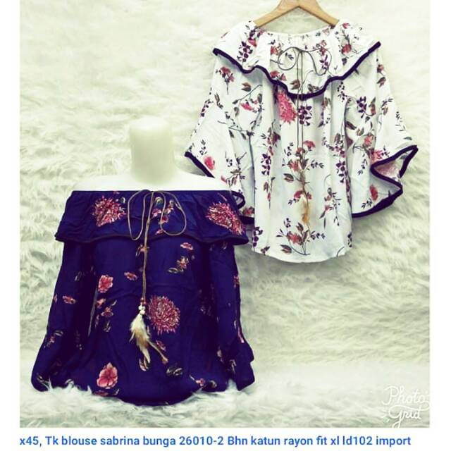 Blouse Sabrina bunga