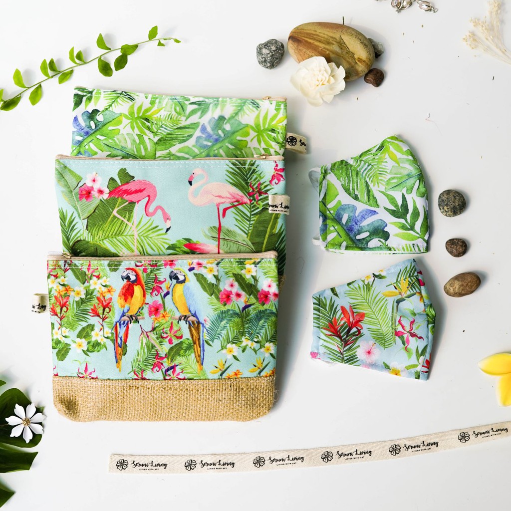 

Seruni Living Paket 2 hampers Pouch dan Masker
