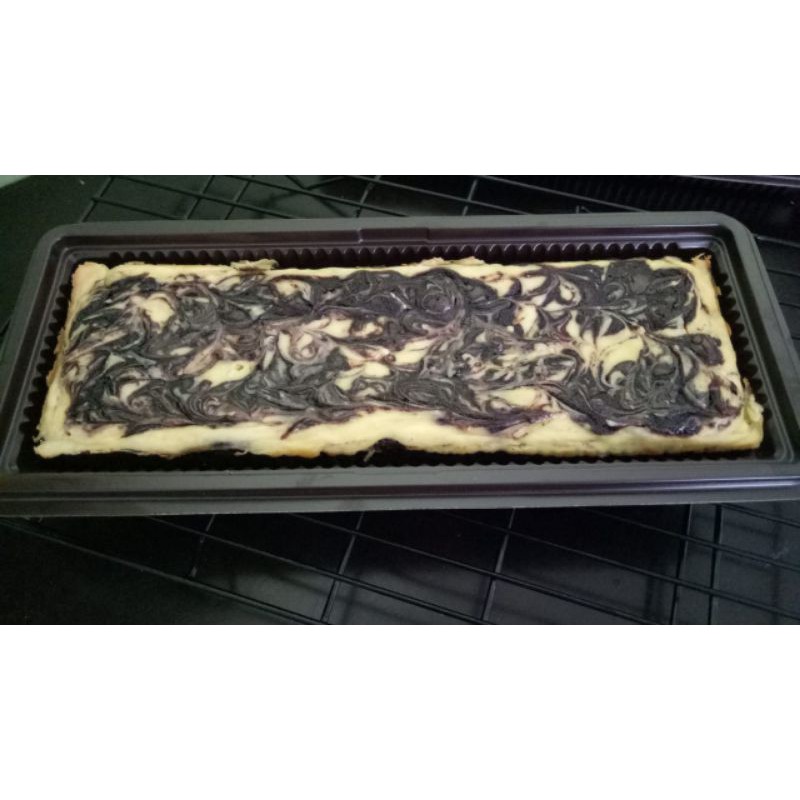 

Brownies Ketan Hitam Marble Creamcheese