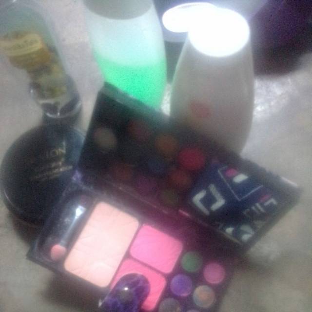Satu set mulai dari rb300,all mekap