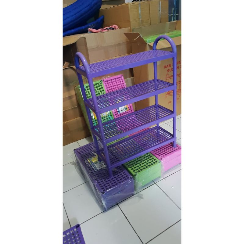 RAK SANDAL PLASTIK SUSUN 4