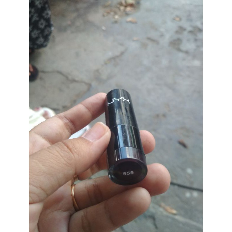 NYX lipstik