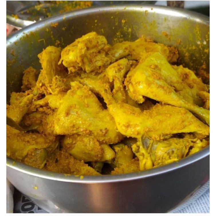 

AYAM KUNING PEJANTAN REMPAH ENAK DAN GURIH