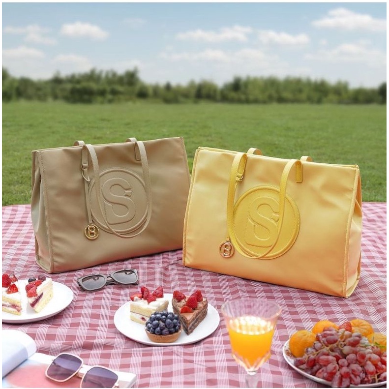 Buttonscarves Aaliya Nylon Tote Bag