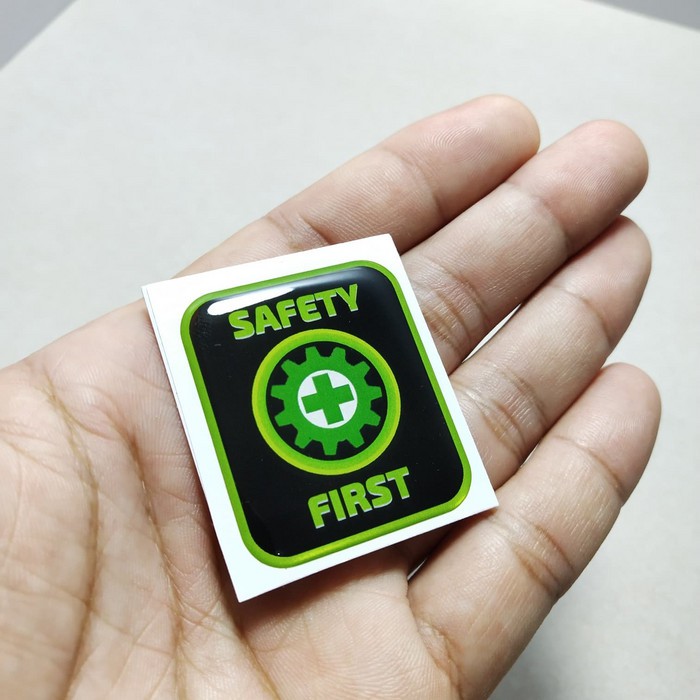 

stiker safety first kotak timbul